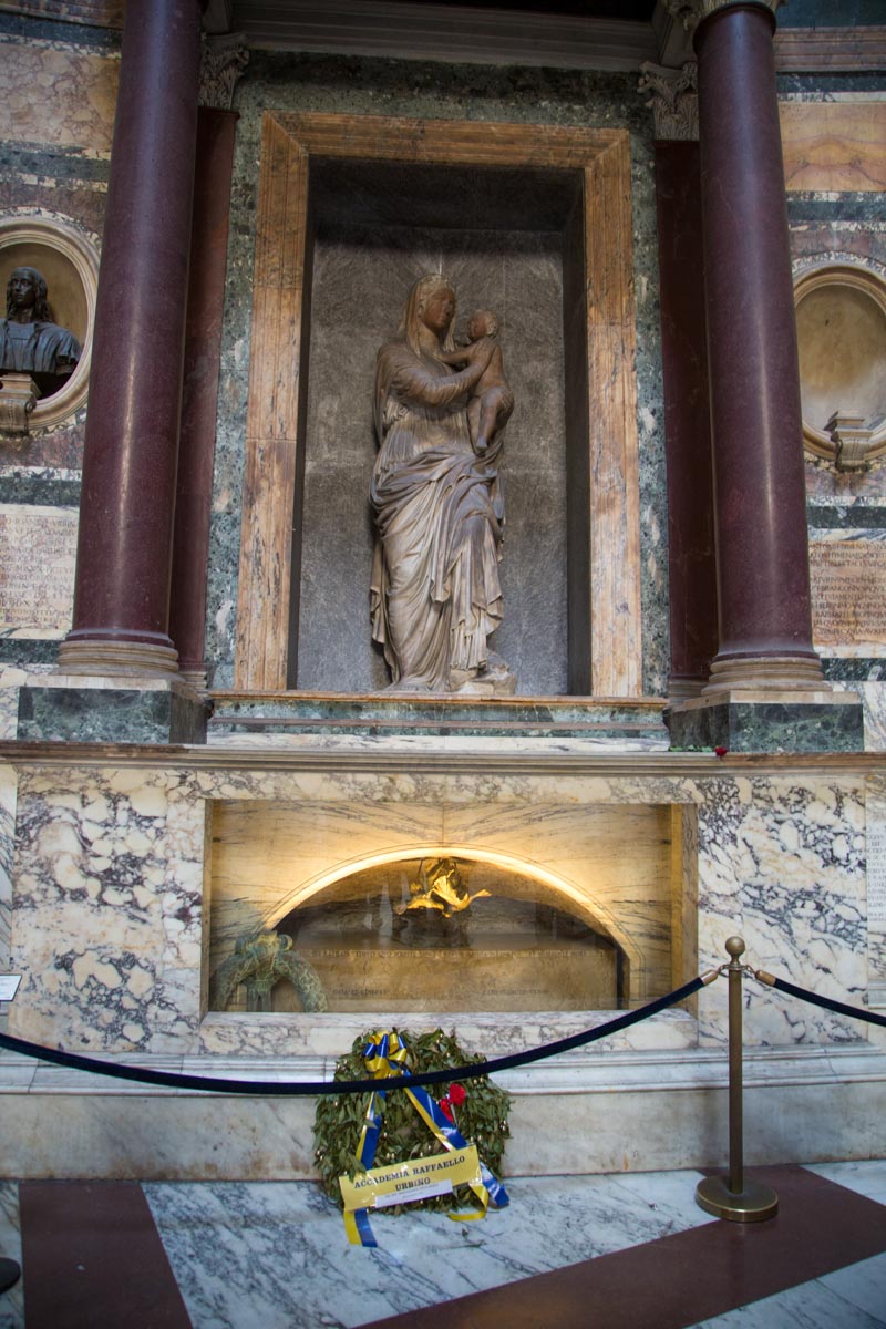 Italy, Rome, Pantheon - Tomb of Raphael