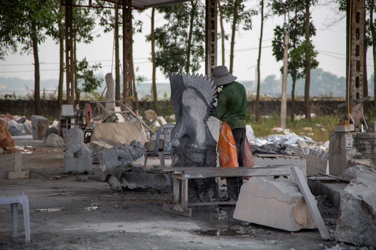 Vietnam, traditional work - sculpture