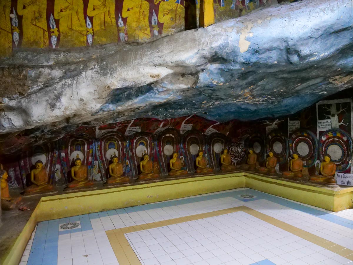 Sri Lanka, Bandarwela Dhowa Rock Temple