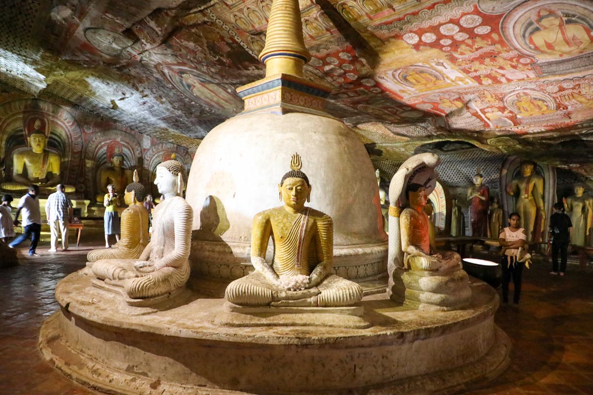 Sri Lanka, Dambulla Royal cave temple