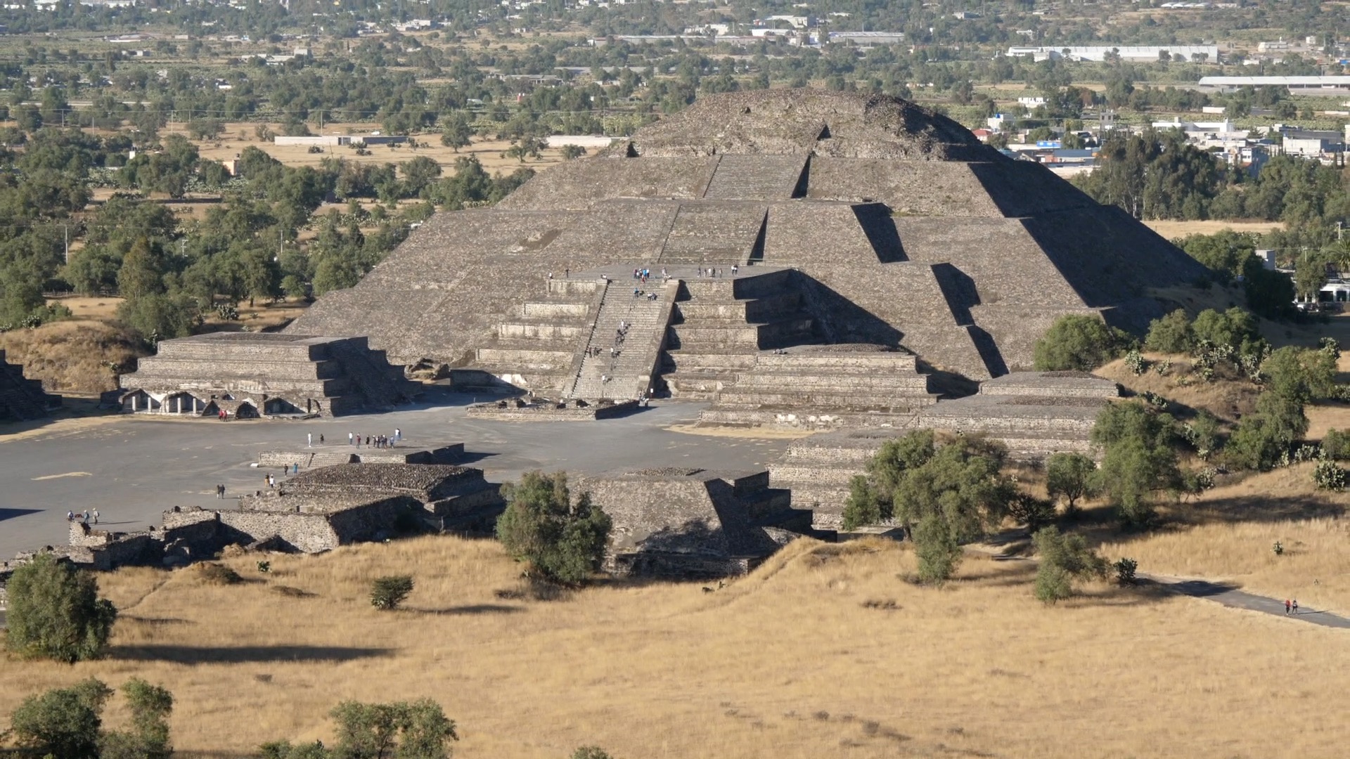 Pyramides