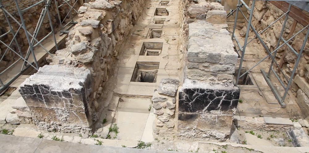 Greece, Crete, Knossos - Minoan storehouse