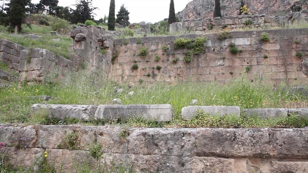 Greece, Delphi, monument Offering of crateros