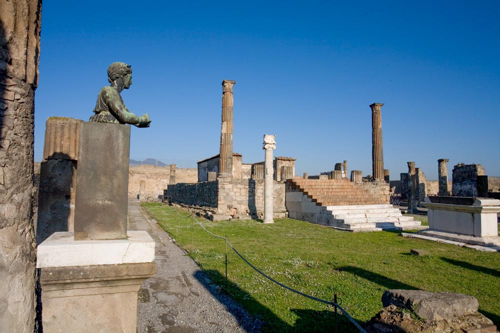Italy, Pompeii, Temple of Apollo