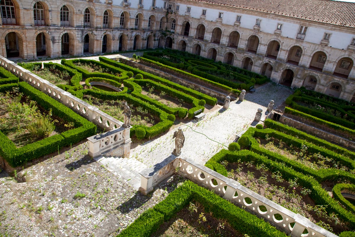 Portugal,  Alcobaca Monastery - Rachadoiro Cloister