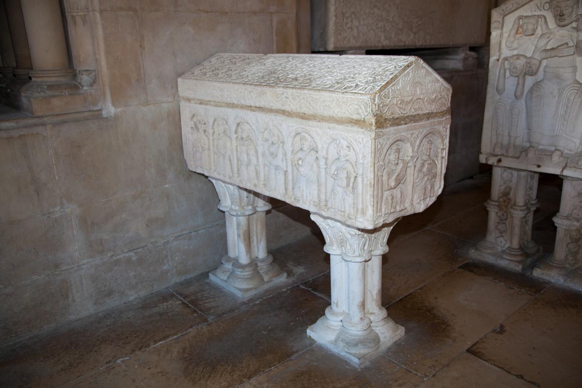 Portugal,  Alcobaca Monastery - Tombs