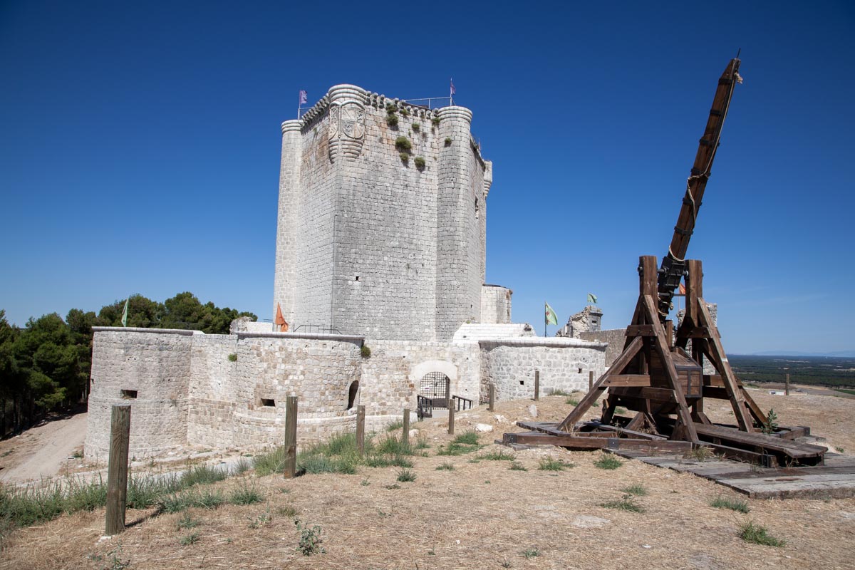Spain,  Iscar castle
