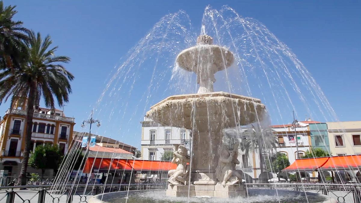 Spain,  Merida, Fountain in Plaza de España