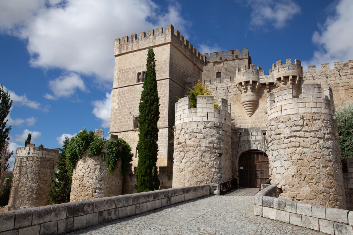 Spain,  Ampudia castle