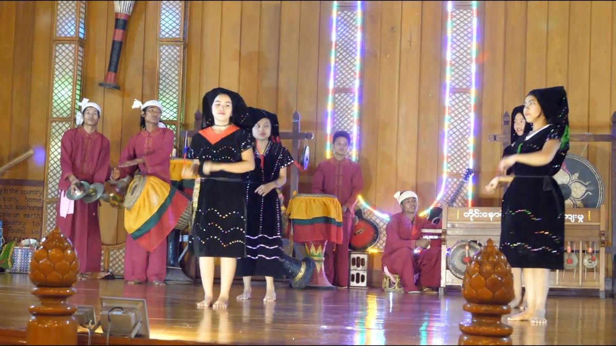 Myanmar, Bagan - traditional - Burmese Folk dance -PaO tribe