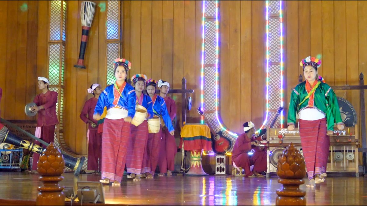 Myanmar, Bagan - traditional - Burmese Folk Pa Laung tribe - ladies are going topick tea leaves