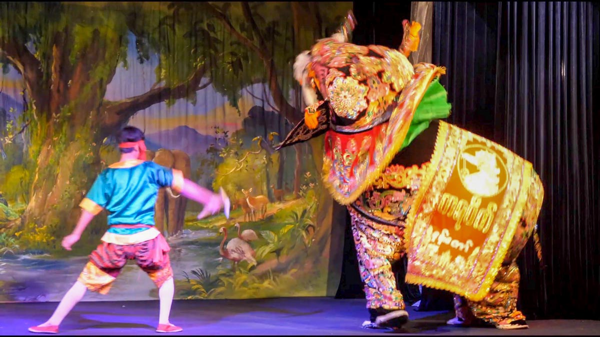 Myanmar, traditional - Burmese Folk - Elephant training dance