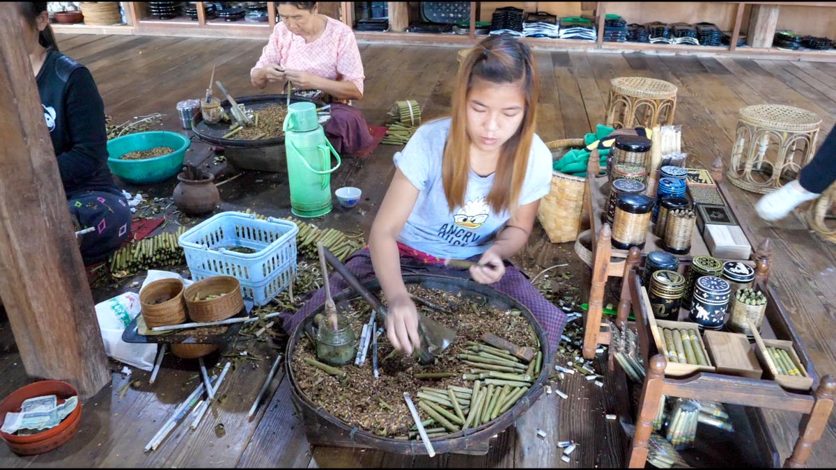Myanmar, traditional - Inle Lake - Sigarette making