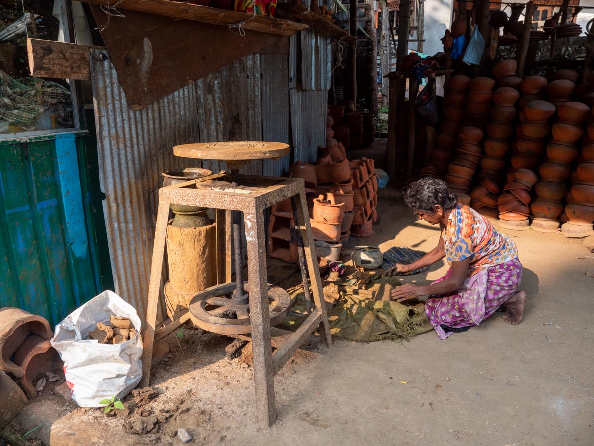 Sri Lanka, Traditional - Ceramics, tableware manufacturing