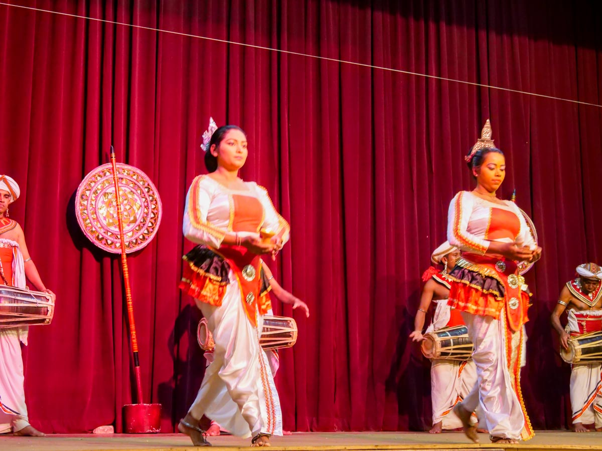 Sri Lanka, Traditional - Women folk dances