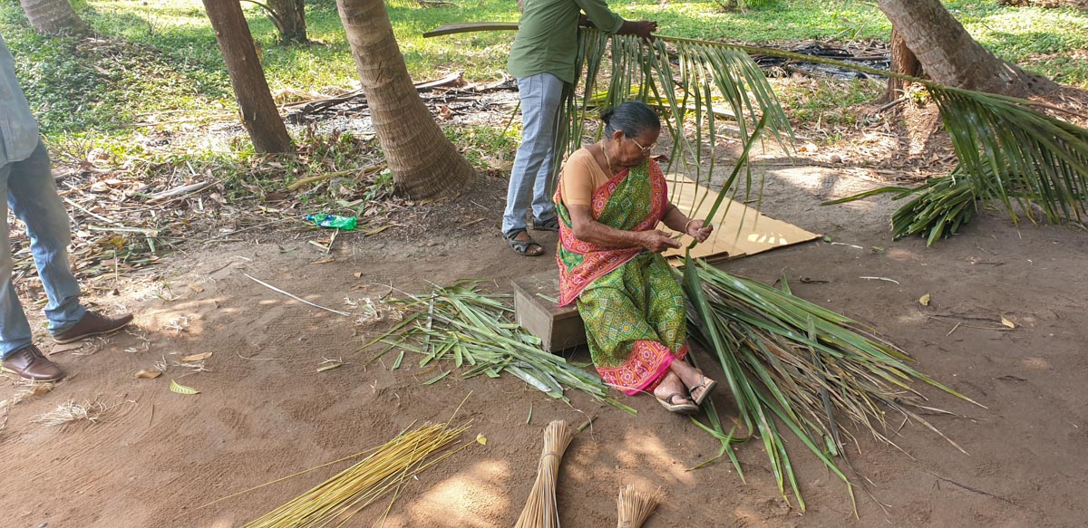 India, Kerala - Traditional - Preparation of a broom from palm tree branches