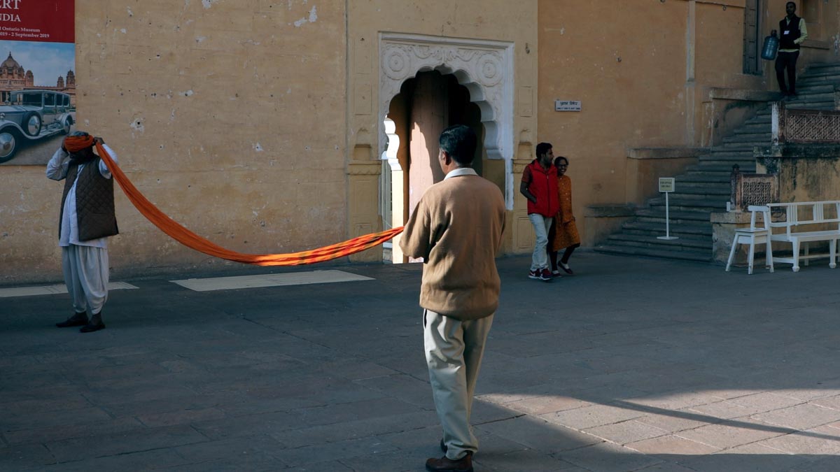 India, Rajasthan - Traditional, Tying a turban