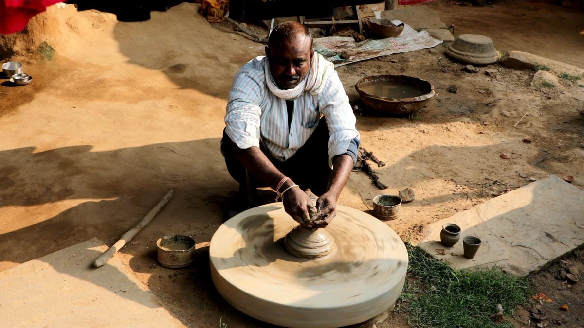 India, Tamil Nadu - Traditional  - Making Pottery