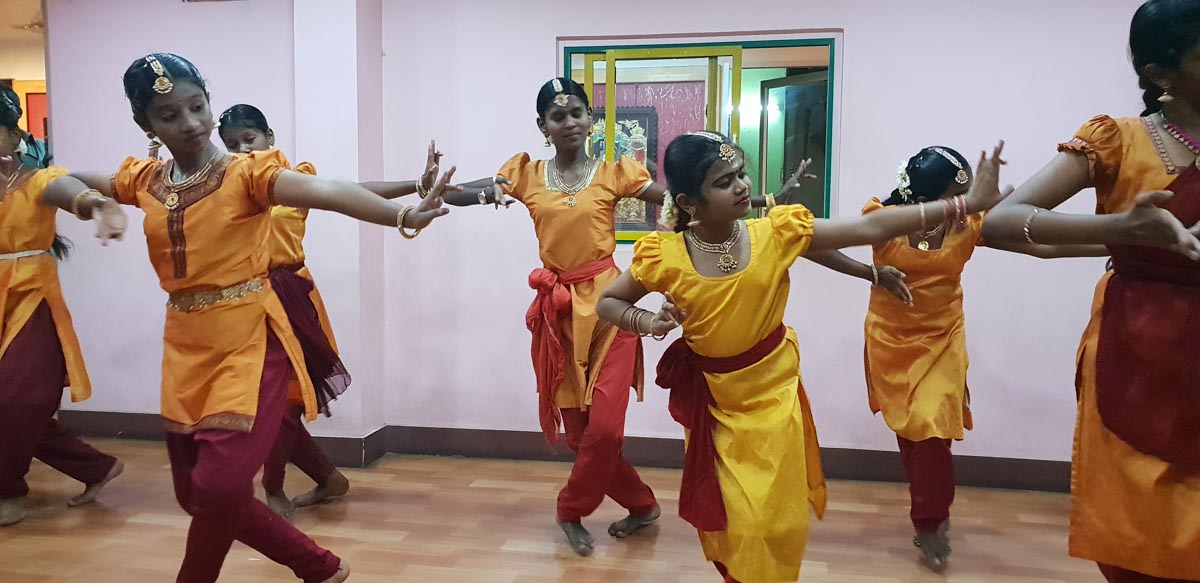 India, Tamil Nadu - Traditional Indian folk dance2