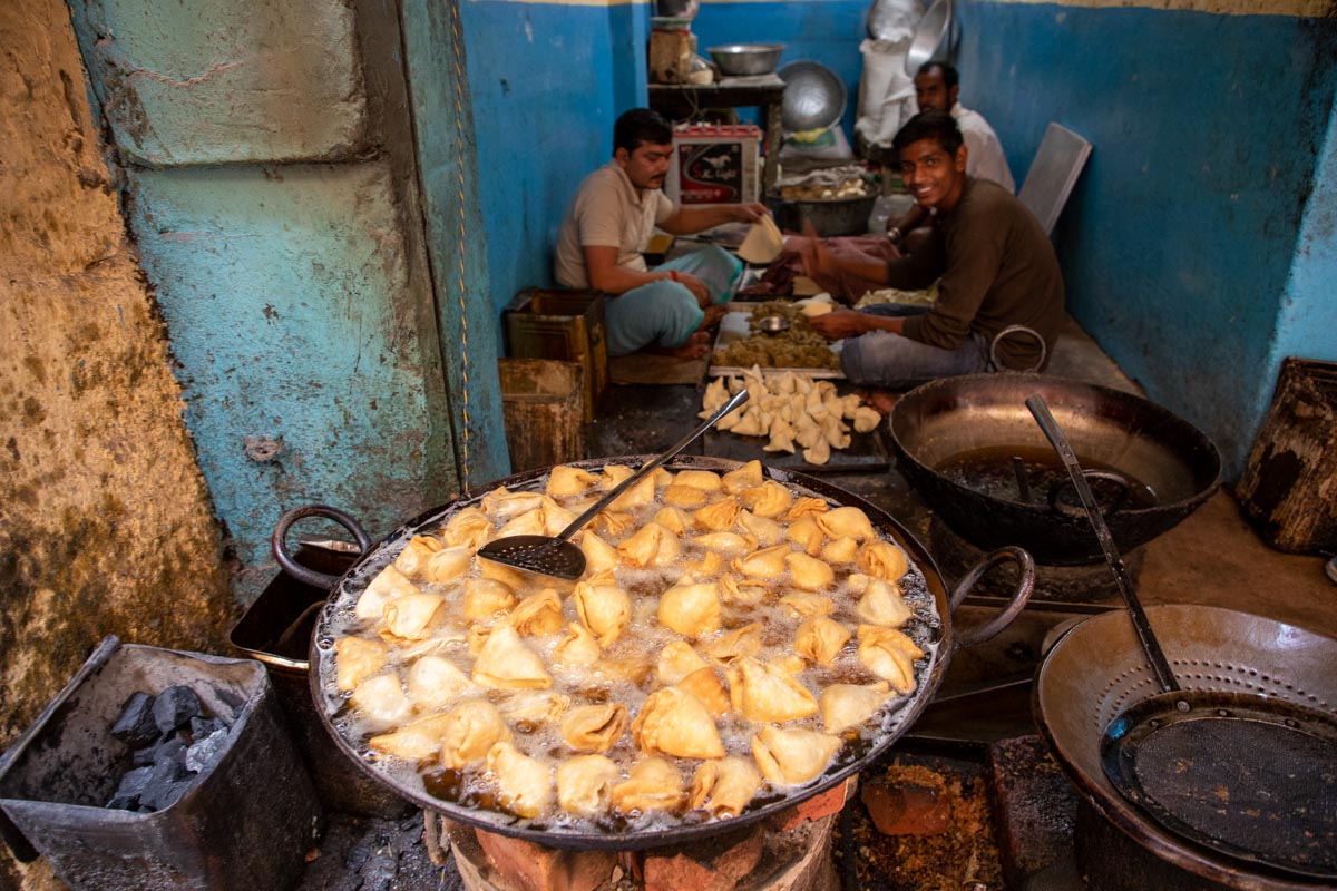India, Uttar Pradesh - Varanasi -Traditional - Indian street food