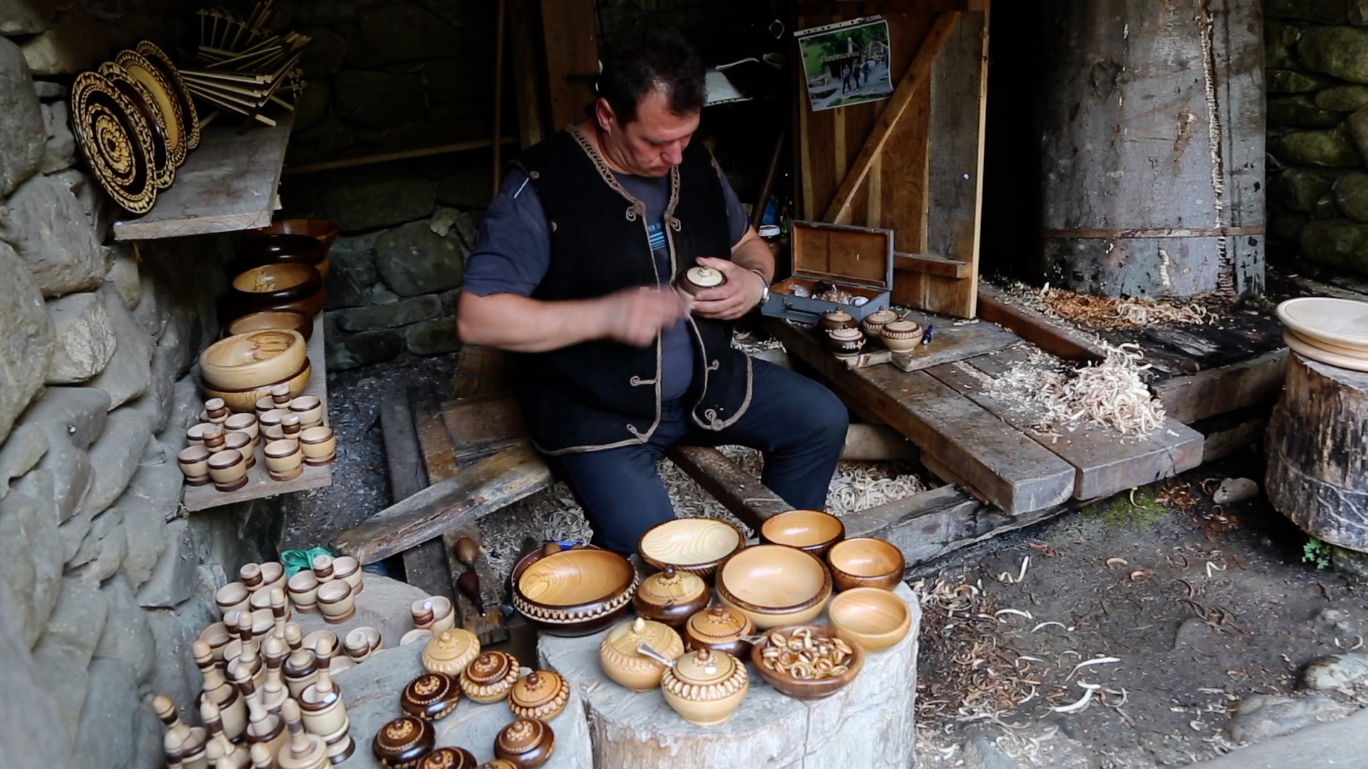Bulgaria, Traditional - Wood carving of dinnerware