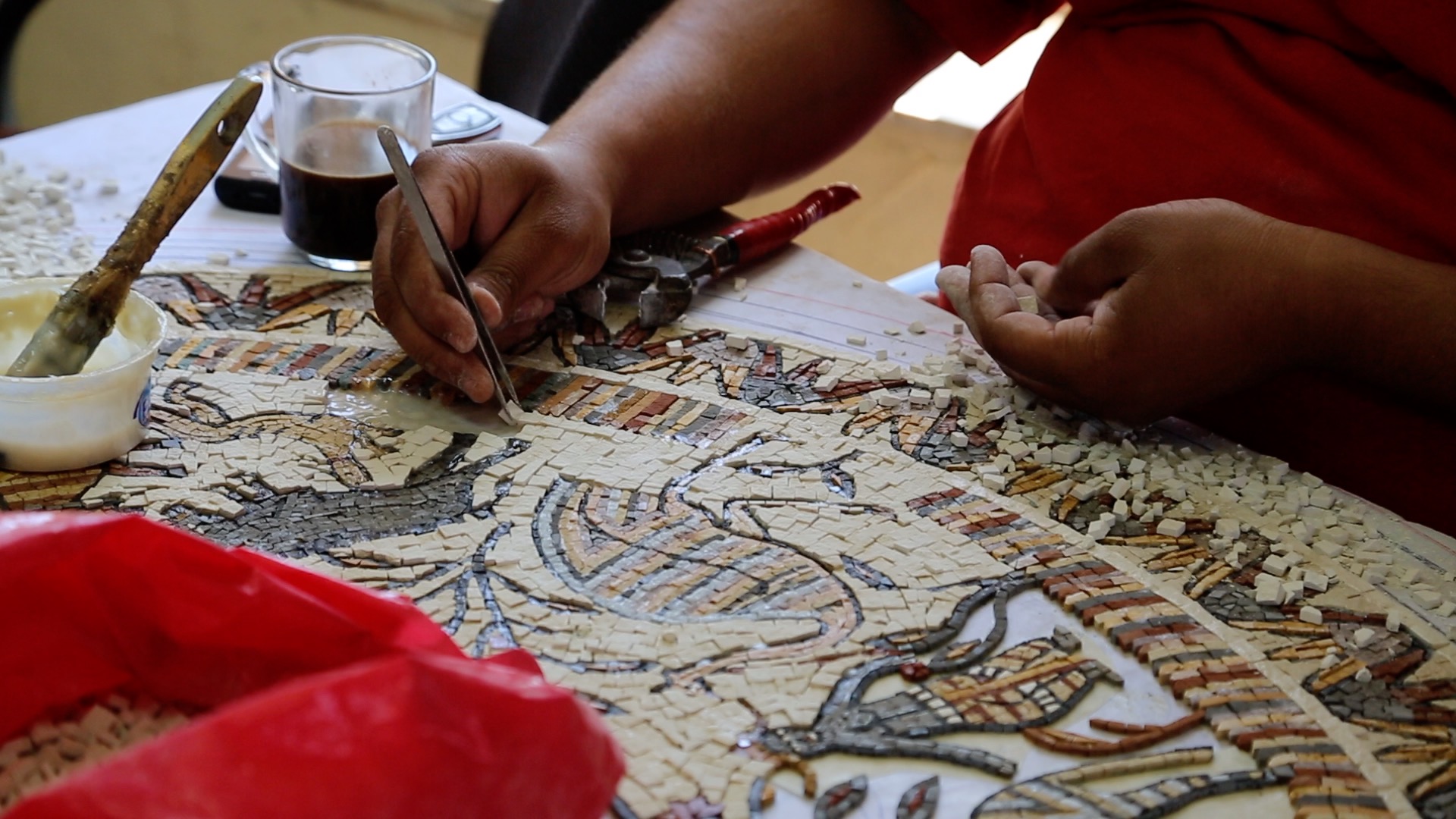 Jordan, Traditional - Creating mosaic