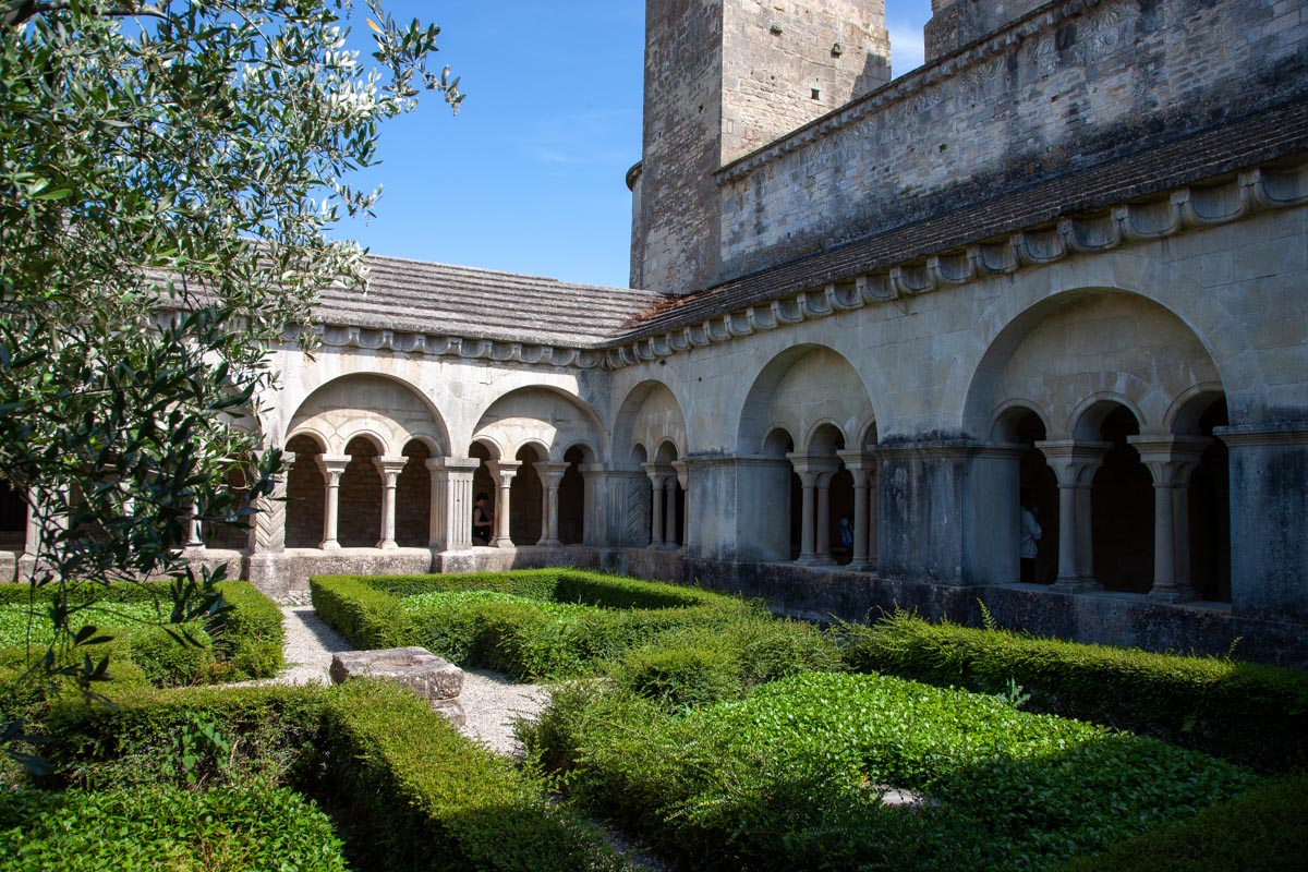 France, Vaison la Romaine Cathedral (Notre Dame de Nazareth) - Cloister