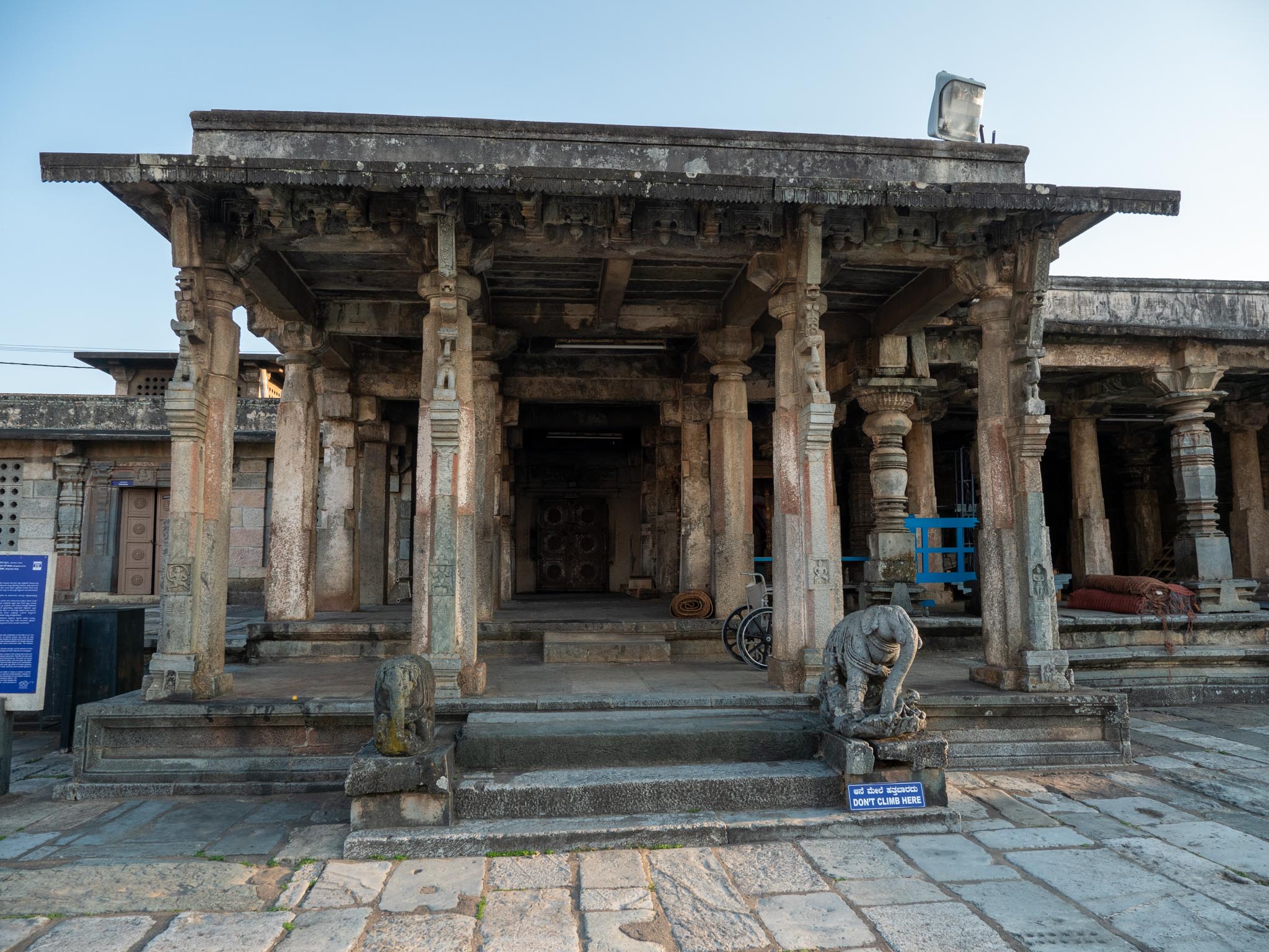 India, Karnataka, Belur - Chennakeshava Temple complex - Calyan Mandapa Temple