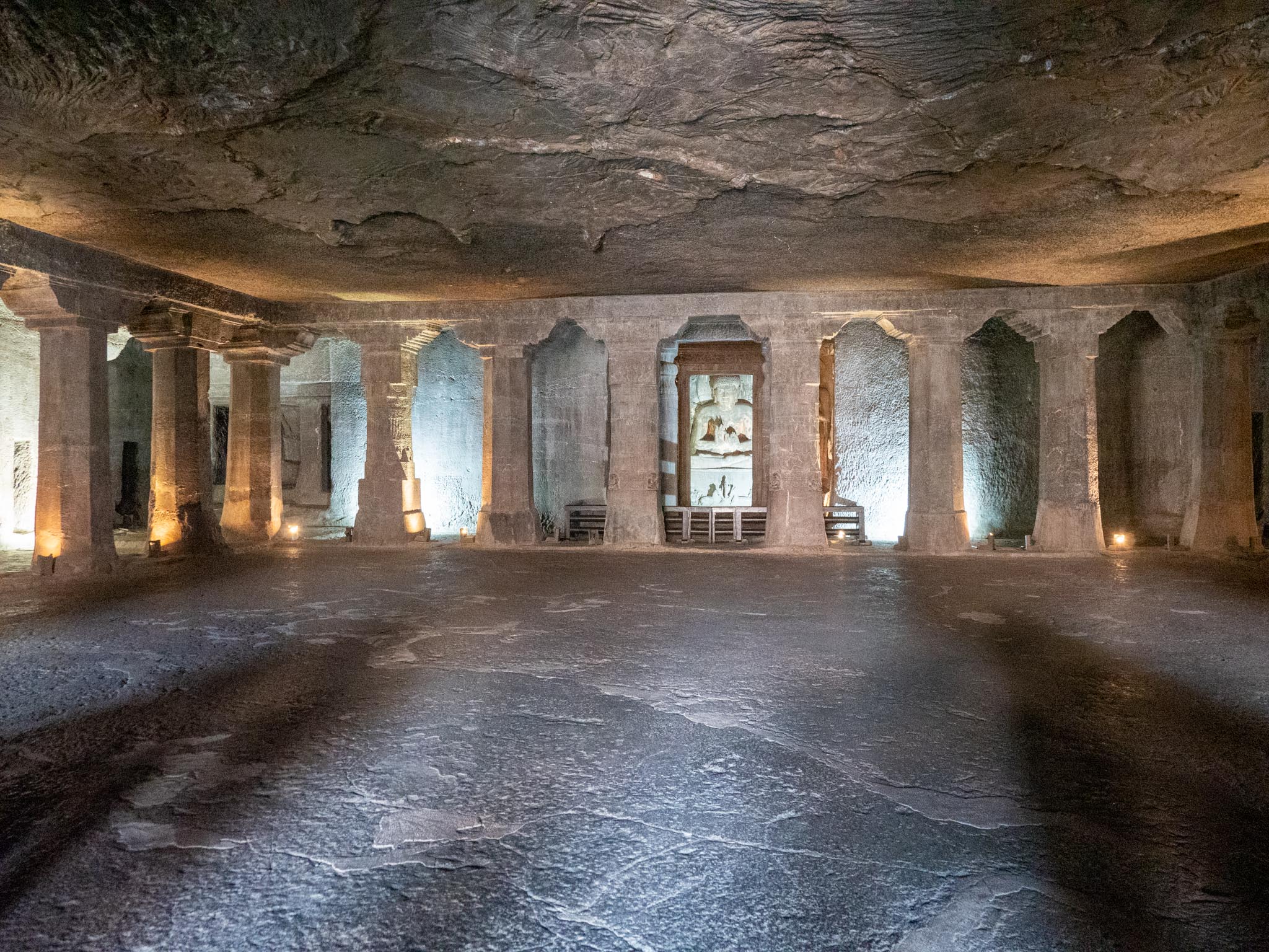India, Maharashtra, Ajanta Caves - Cave 4
