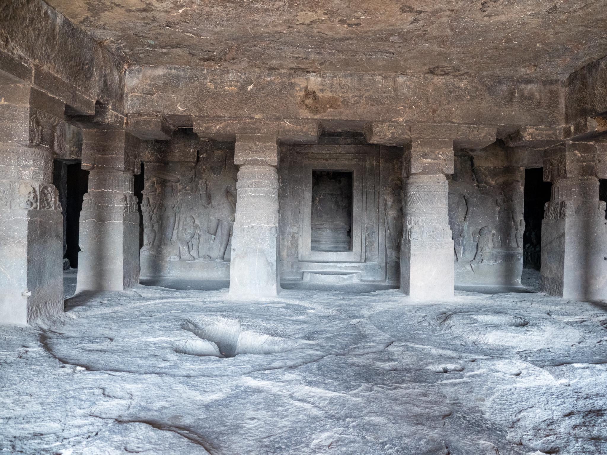 India, Maharashtra, Ellora Caves - Cave 14