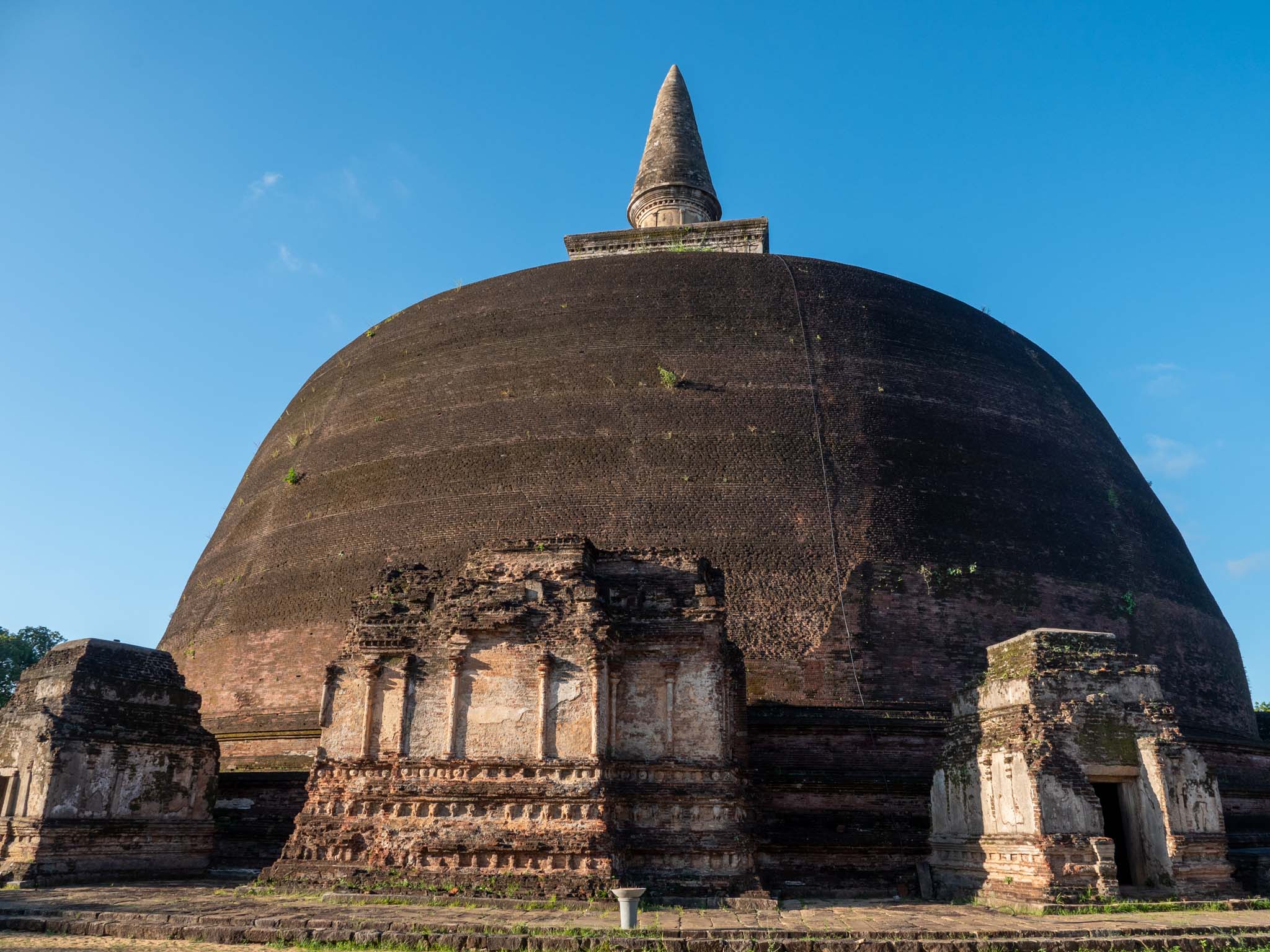Sri Lanka, Polonnaruwa - Rankoth Vehera Stupa