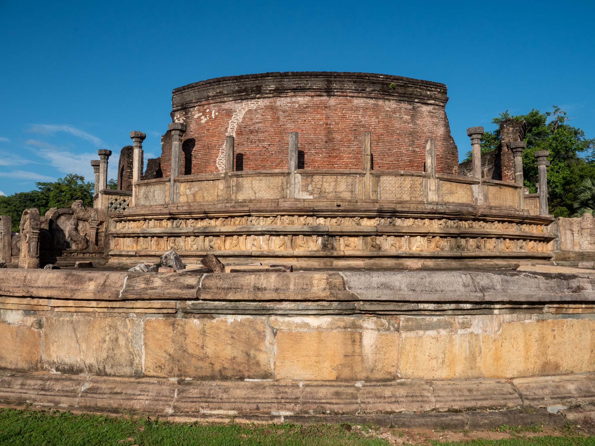 Sri Lanka, Polonnaruwa - Vatadage (Sacred Quadrangle)