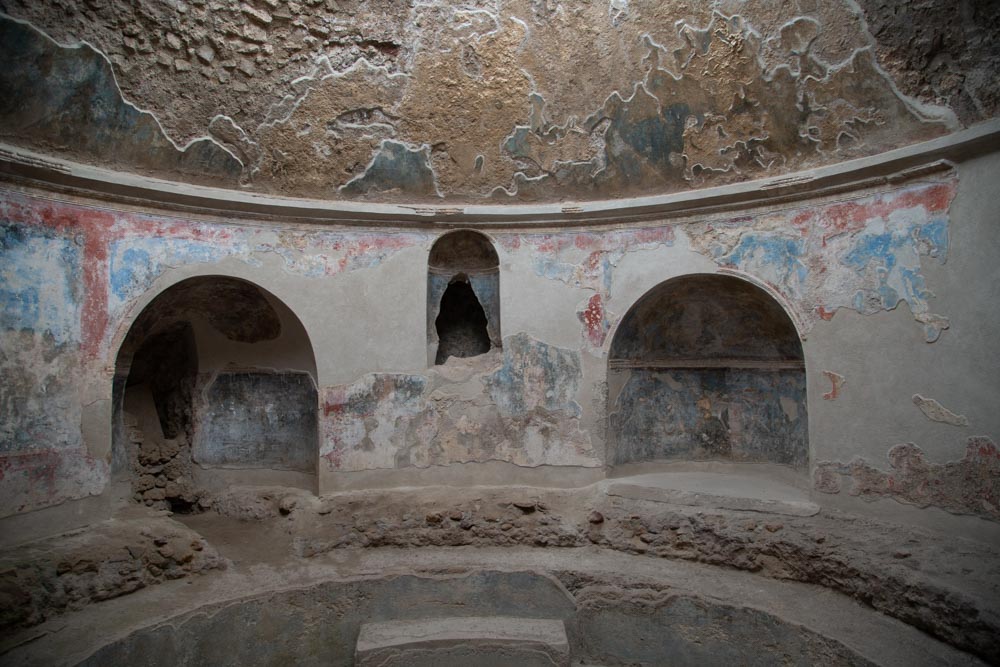 Italy, Pompeii, Stabian Baths, room with pools and baths