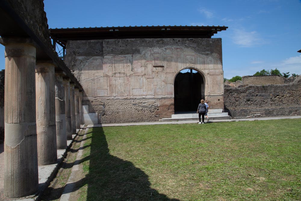Italy, Pompeii, Stabian Baths, porticoes surrounding the Gymnasium