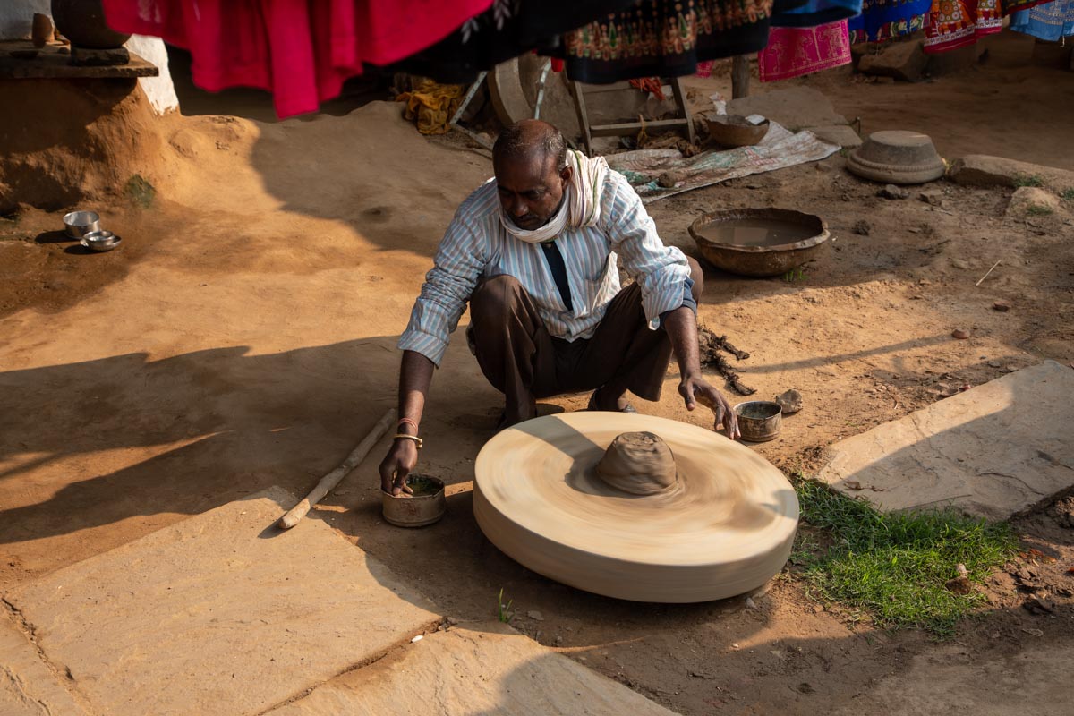 India, Madhya Pradesh- Traditional – Pottery creating urns