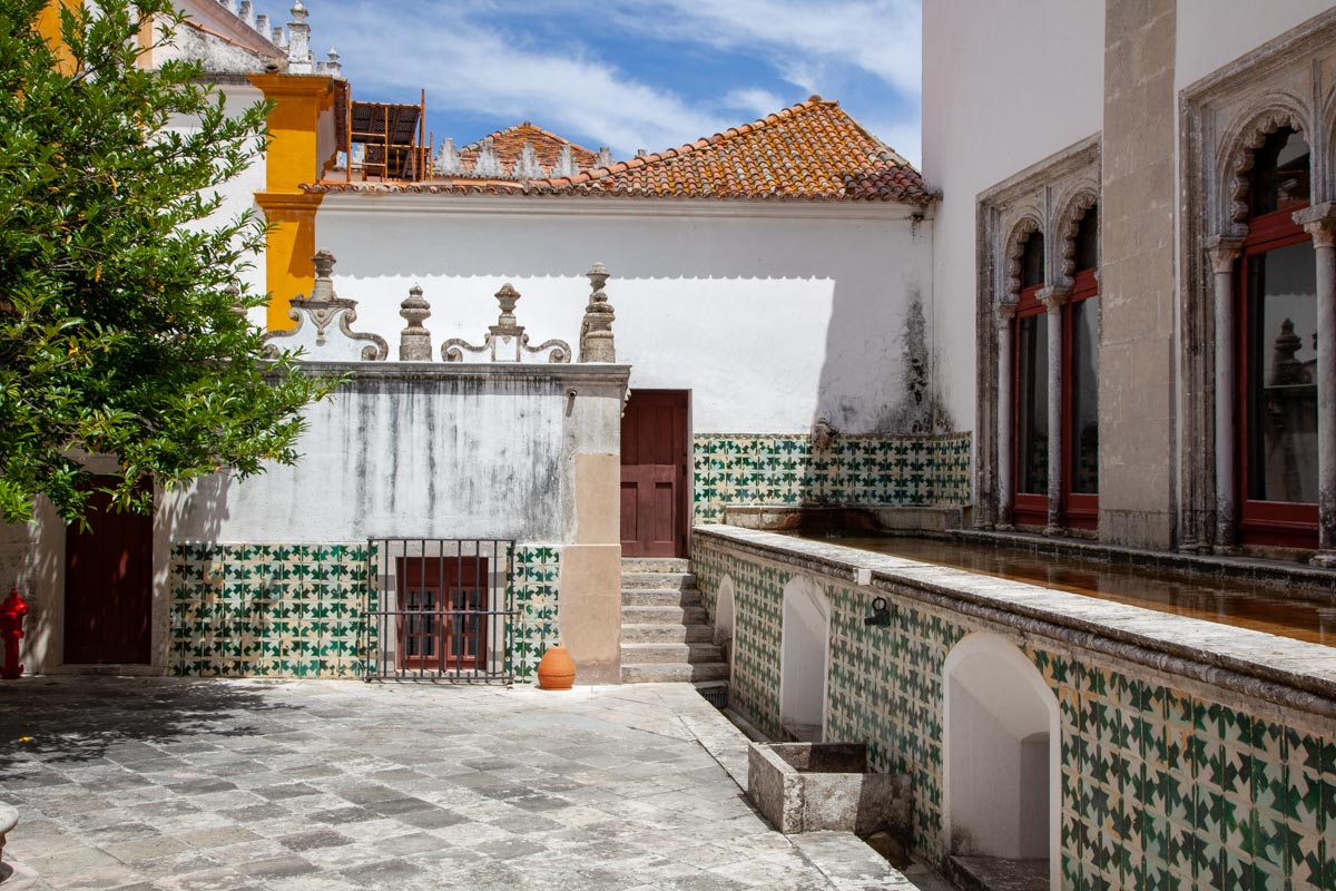 Portugal, Sintra National Palace – Carranca Patio