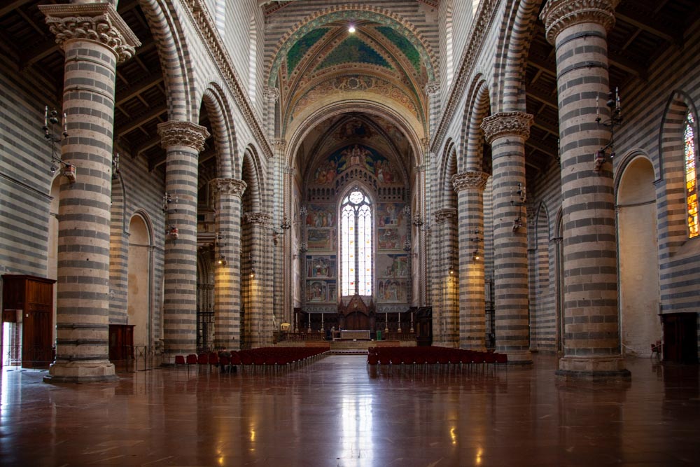 Italy, Orvieto Cathedral – nave