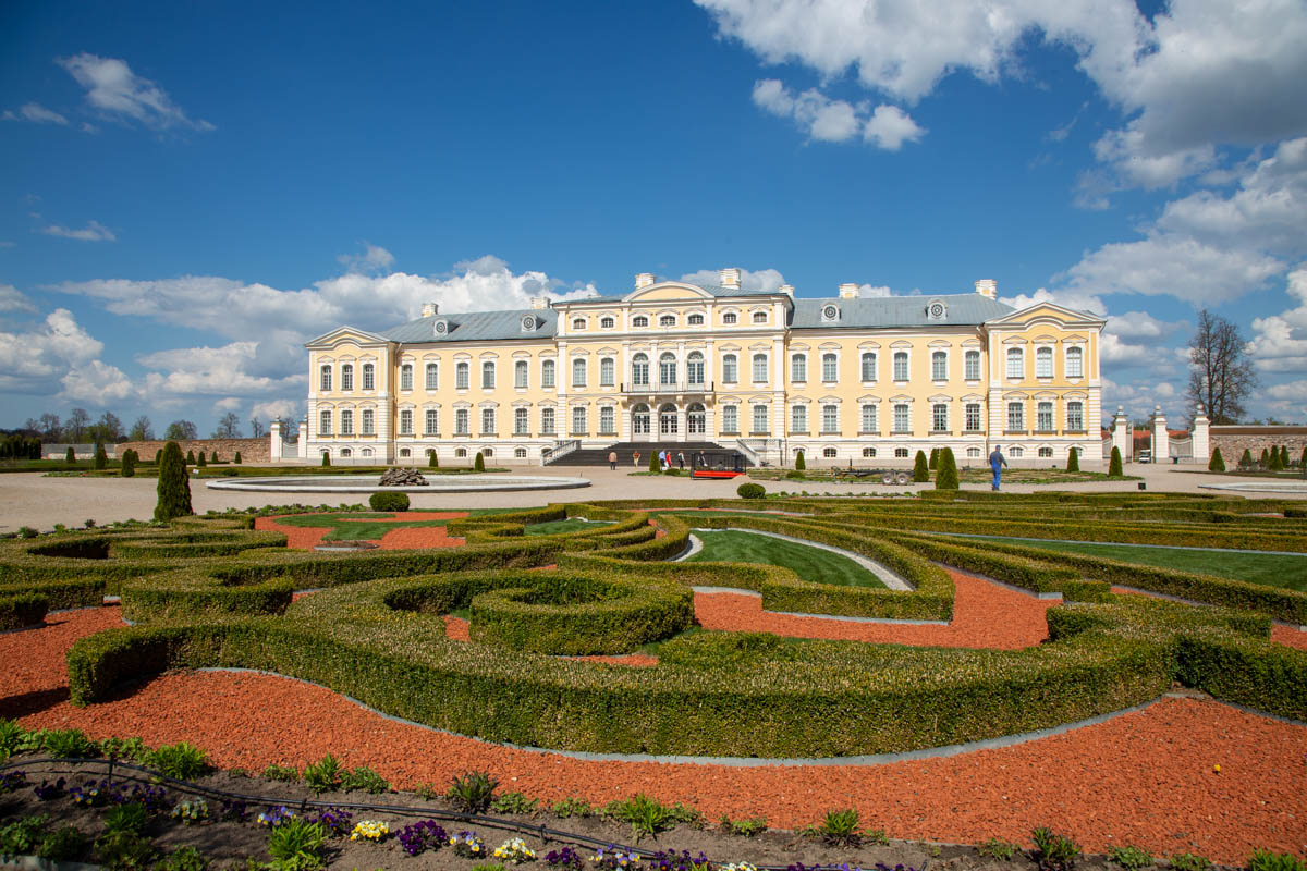 Latvia, Baroque Rundale palace – Gardens