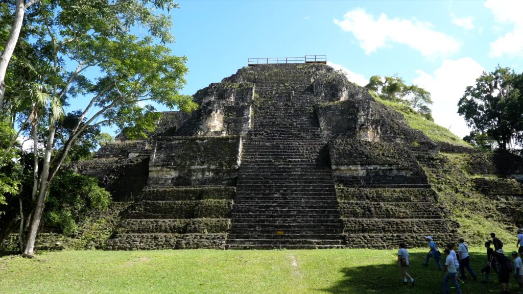 Guatemala, Peten Flores Tikal, Mundo Perdido – Great Pyramid 5C-