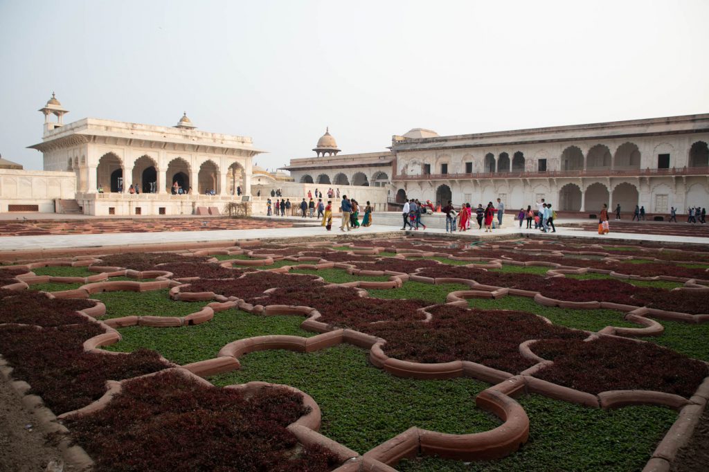 India, Uttar Pradesh, Agra, Red Castle – Mughal -gardens
