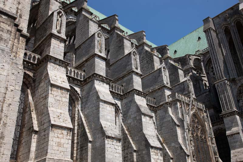 Chartres, Flying buttress