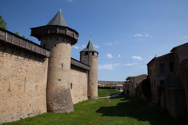 Carcassonne, Moat