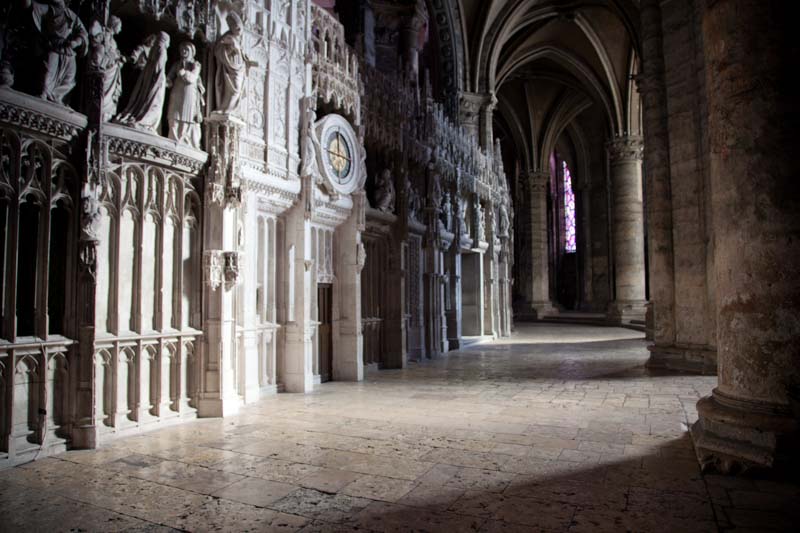 Chartres-Ambulatory