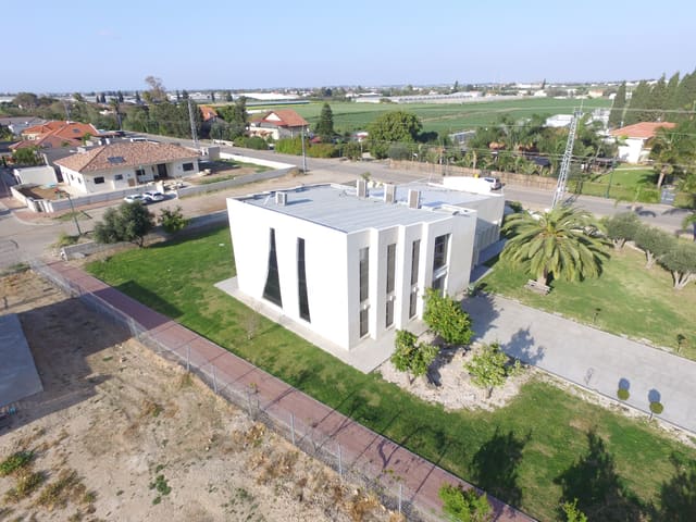 בניה תעשייתית​