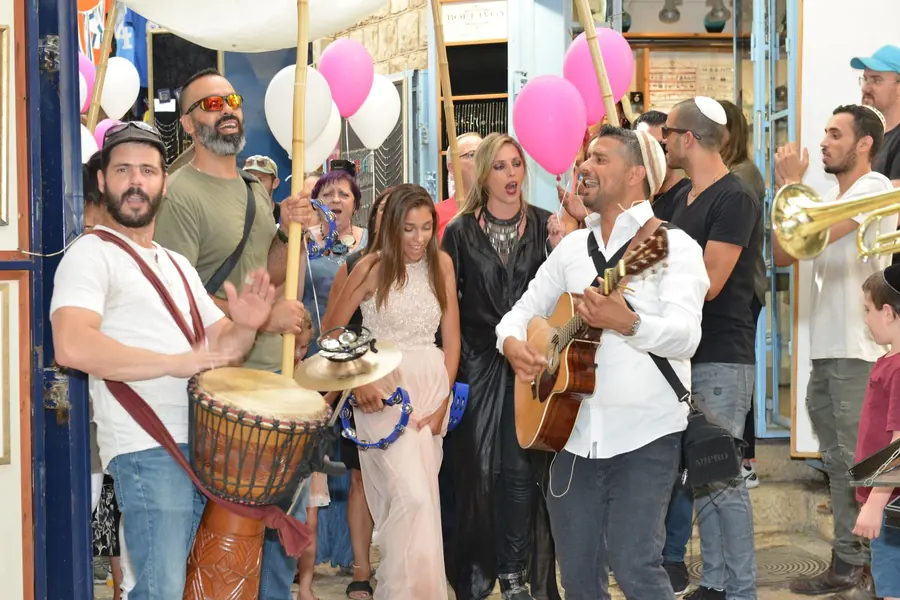 בת מצווה בצפת — 1