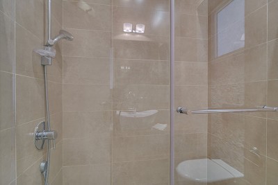ensuite 1 bathroom