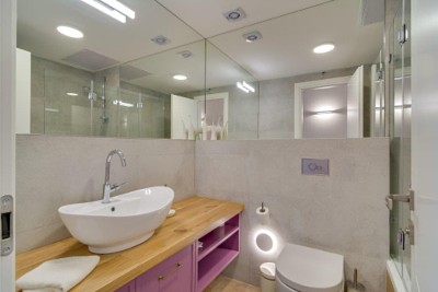 bathroom 4