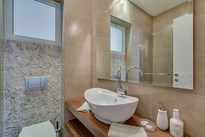 ensuite 1 bathroom