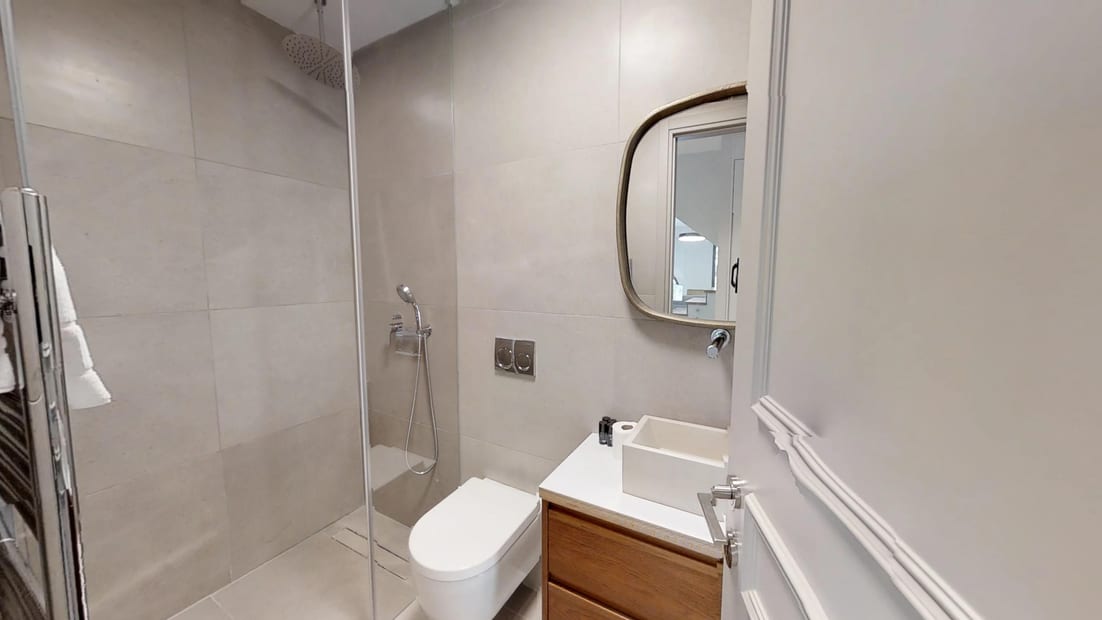 bathroom 1st floor
