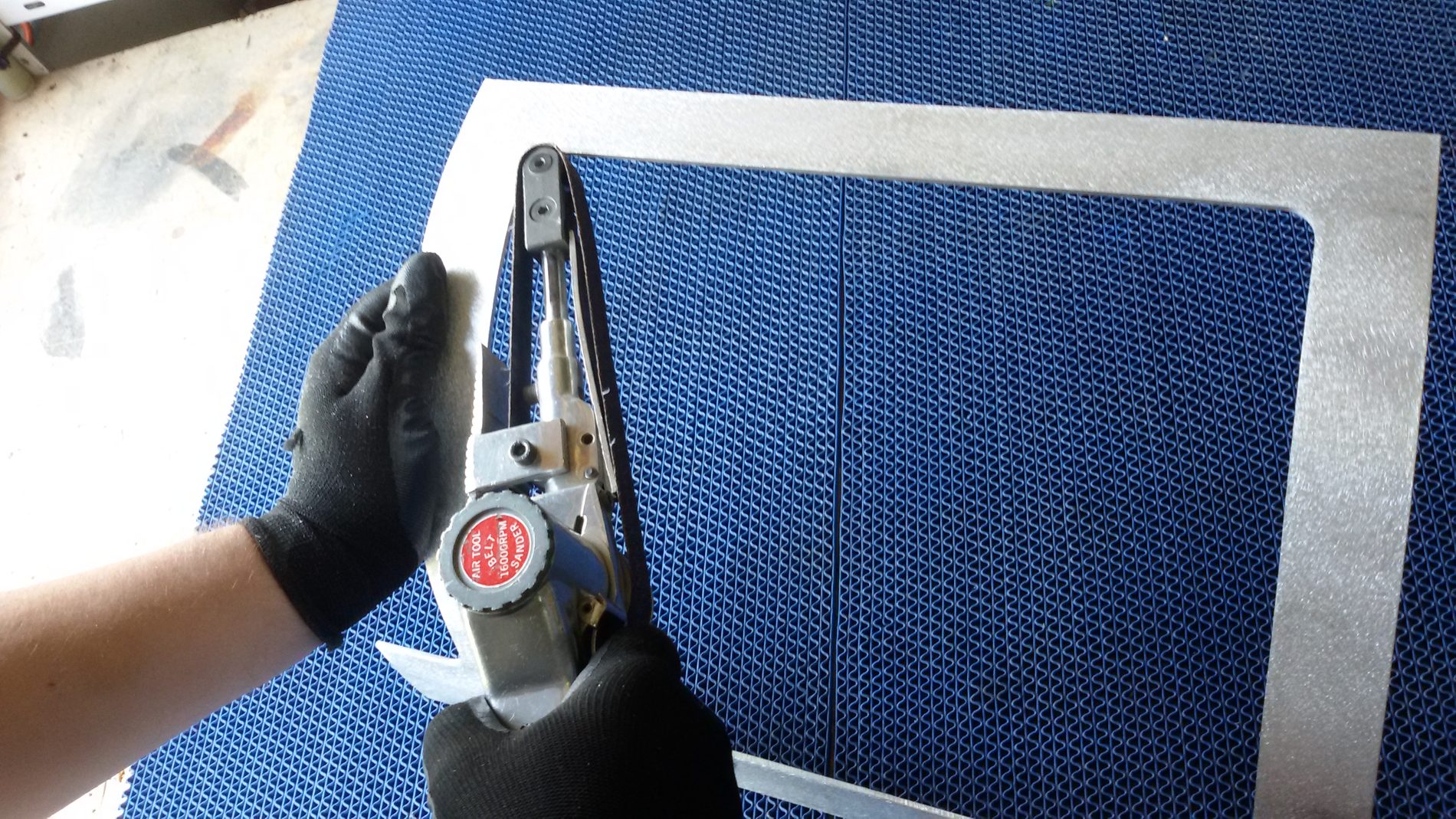 Machining of an airborne structure component